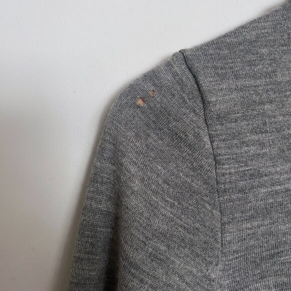 J.Crew 100% Merino Wool Gray Sweater Size Medium - Picture 5 of 5